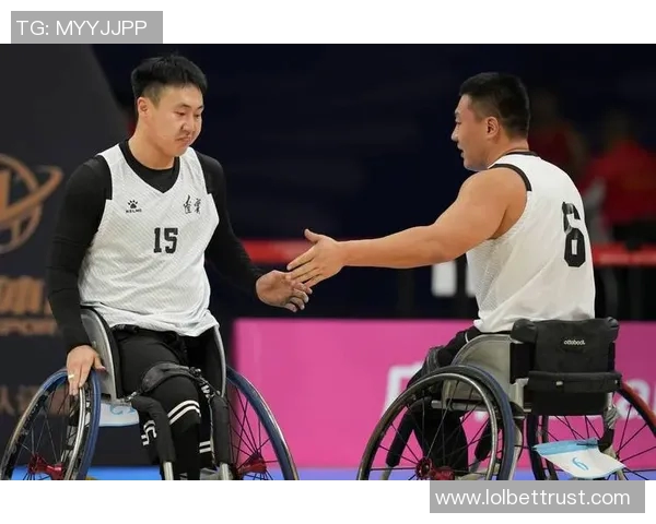 姚明身体残疾背后的奋斗故事与篮球梦想的坚持与追求