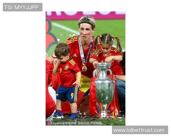 友谊赛精彩回顾:多特蒙德与AC米兰1比1平局红牌事件引发全场热议 友谊赛精彩回顾:多特蒙德与AC米兰1比1平局红牌事件引发全场热议