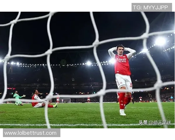 德甲焦点战拜仁小胜阿森纳红牌争议引发全场热议与转会传闻