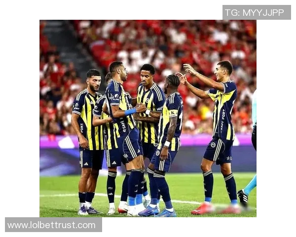 意甲精彩对决曼联与本菲卡战成平局神扑瞬间引发全场热议与战术分析