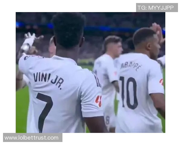 足总杯精彩对决皇马大胜曼城红牌争议引发全场热议 足总杯精彩对决皇马大胜曼城红牌争议引发全场热议