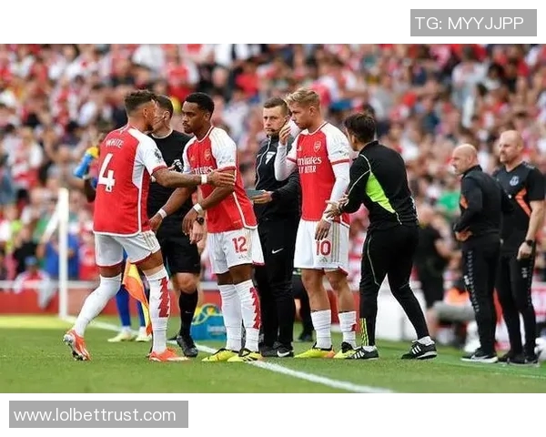 西甲激战阿森纳小胜曼联点球大战引发全场沸腾与转会传闻 西甲激战阿森纳小胜曼联点球大战引发全场沸腾与转会传闻